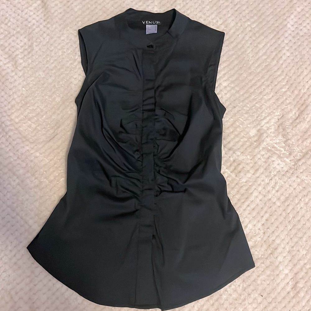 Venus size 2 button down sleeveless top